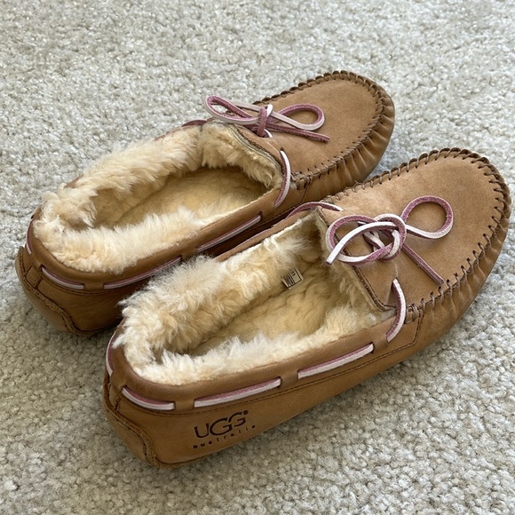 Ugg Slippers Women’s 9 - Picture 1 of 3